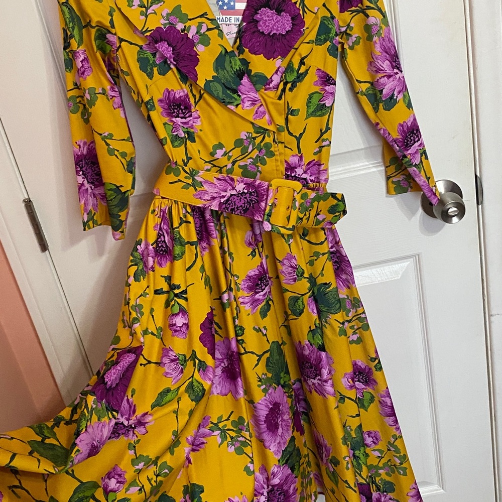 Pinup Couture Birdie dress in Mustard and purple floral M - Picture 3 of 5